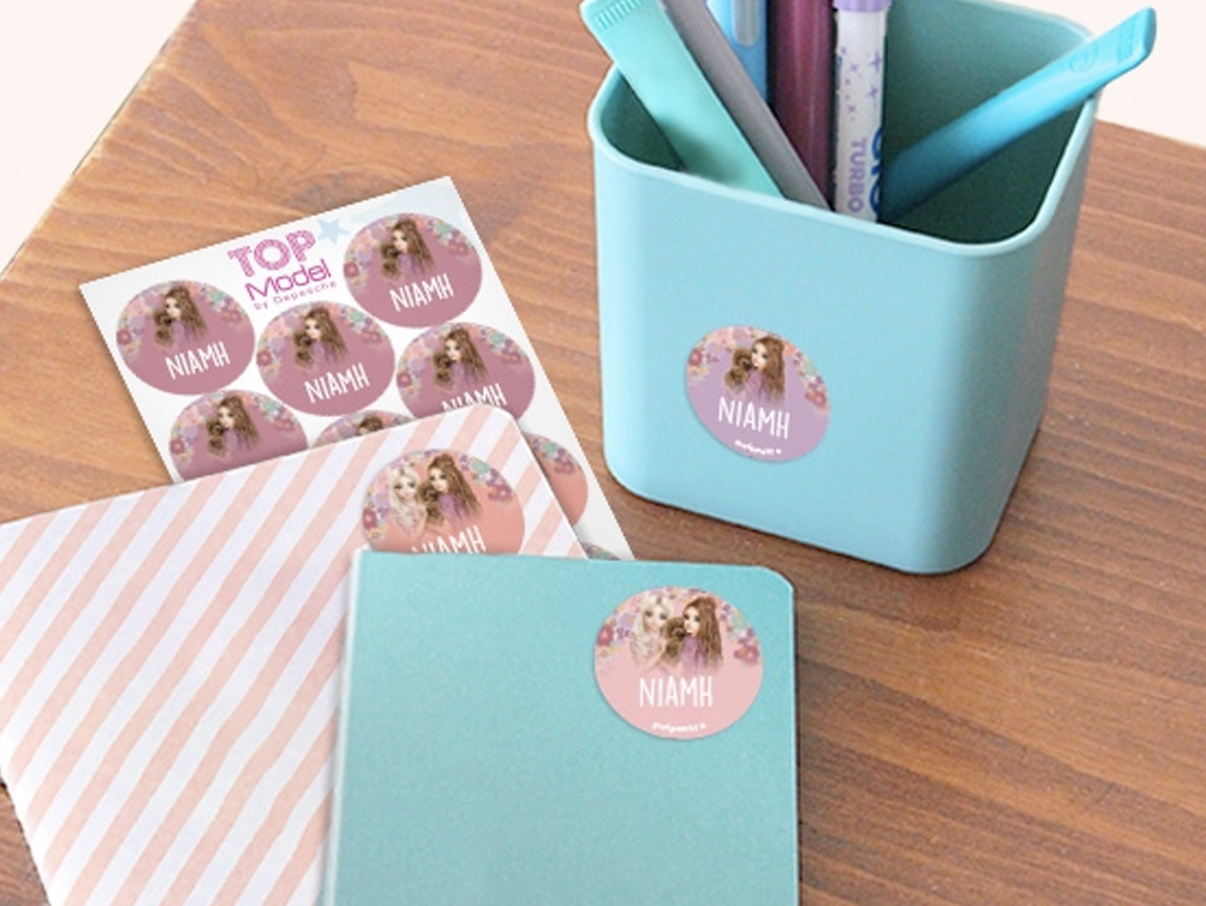 Round name labels (Topmodel) 3