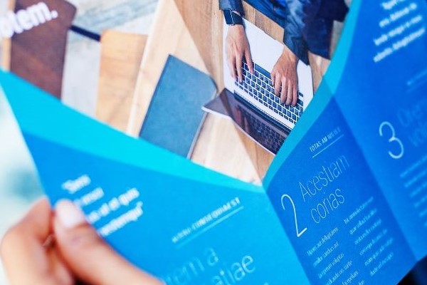 ดีไซน์แผ่นพับ โบรชัวร์ยังไงให้ออกมาปัง